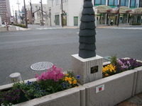 ゆりの木通り花壇