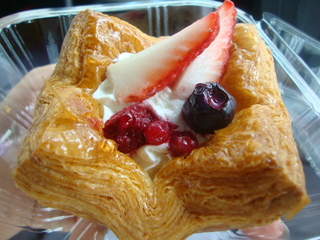 ベーカリーカフェ　ＢＡＲＥ　ＦＯＯＴ
