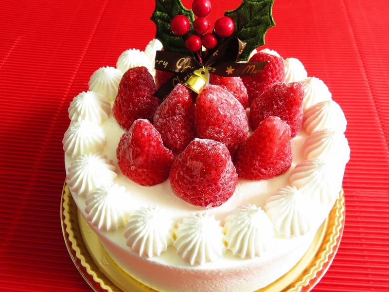 2018クリスマスケーキのご紹介 Xmasリースパリブレスト　Xmasスペシャルイチゴの生クリームケーキ