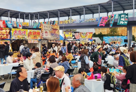 港まつりとマグロ解体ショー