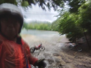 雨トラ