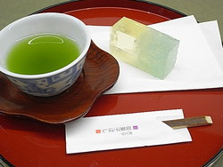 まるたま市　「花鼓」さんの羊羹・新茶セット