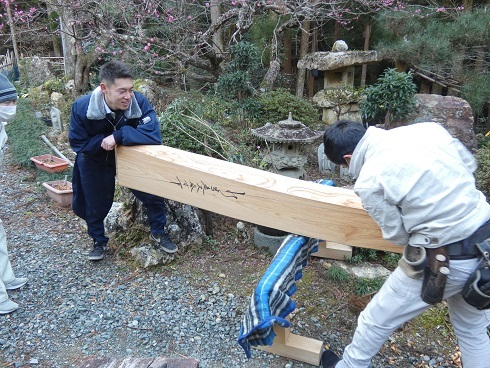 浜松市細江　　真言宗　長楽寺様　ケヤキの梁