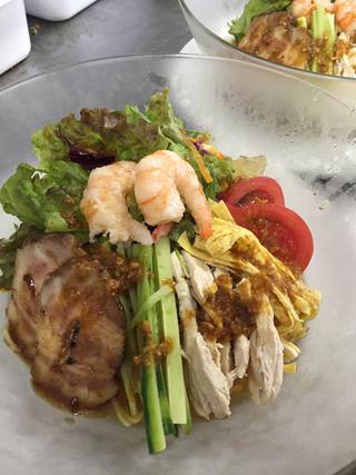 冷麺、まだまだやっています♪