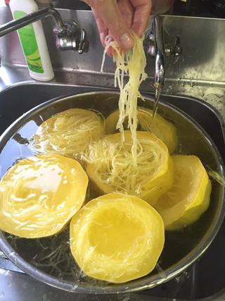 素麺南瓜　下ごしらえ