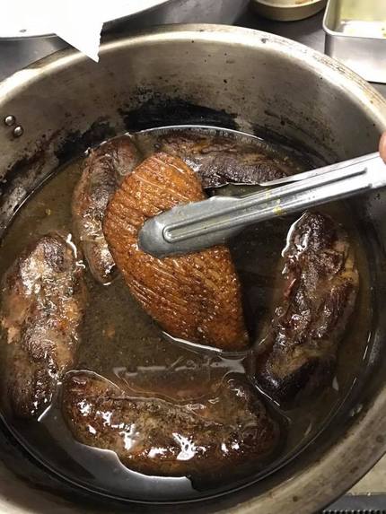 今日もランチやっています。　急きょディナーもやります♪