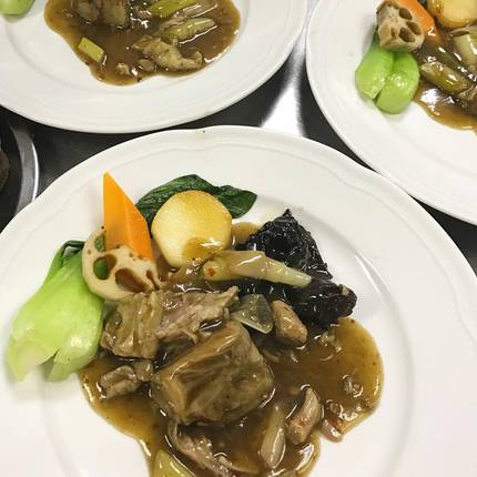 豚すね肉の麻辣煮込み
