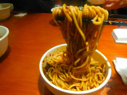 中国四川研修　担々麺の行列店