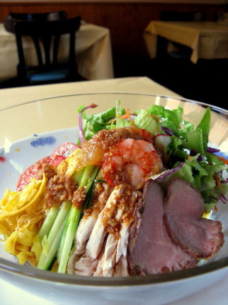 冷麺がオススメです♪