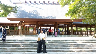 熱い夏到来！！熱田神宮にて竹刀をご祈祷してきました♪