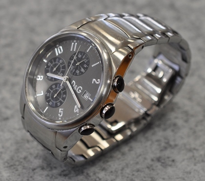 【破格値2024】ドルチェ&ガッバーナの腕時計です。最近メンテナンスしたばかりなので状態は綺麗です 時計