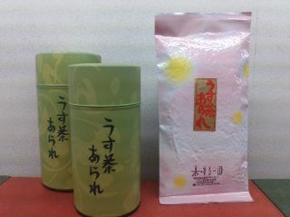 うす茶あられ
