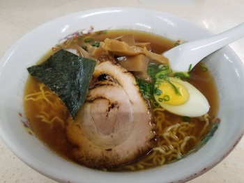 『大雅』の”中華そば”を食べて来ました(^^)/