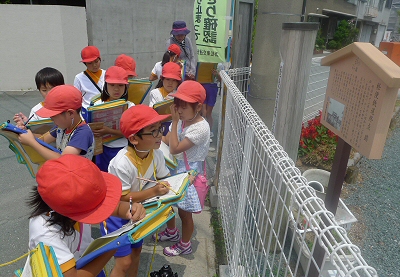 小学生とまち探検