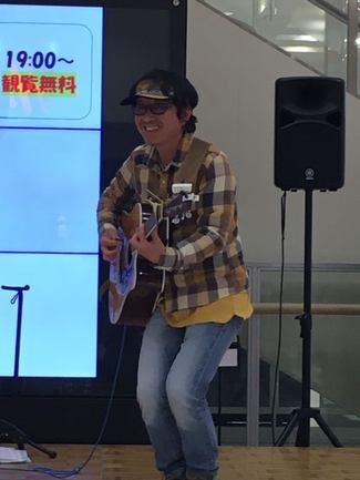 イオン志都呂でライブでした♪