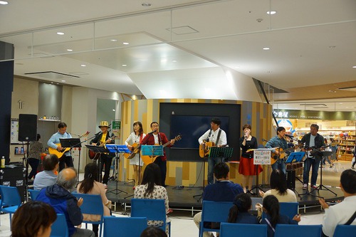 アピタdeふぉーくライブ♪たくさんのお客さまで盛り上がりました♪♪
