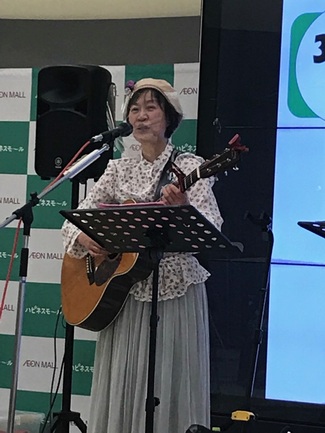 イオン志都呂でライブでした♪