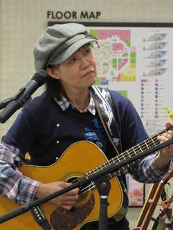 アピタdeふぉーくライブ♪たくさんのお客さまで盛り上がりました♪♪