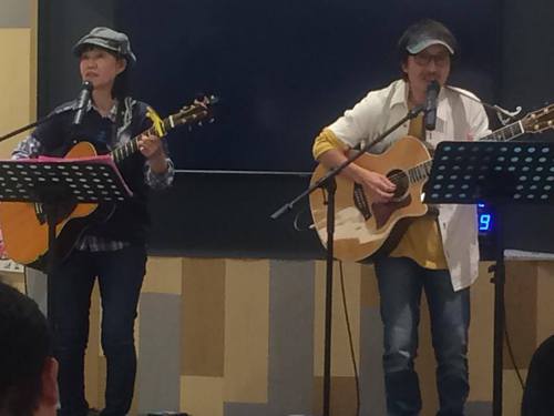 アピタdeふぉーくライブ♪たくさんのお客さまで盛り上がりました♪♪