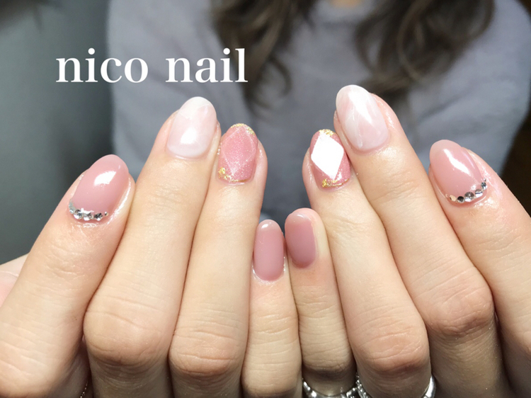 浜松市 中区 ネイルサロン Nico Nail ニコネイルのブログ 控えめピンクの宝石カットネイル 人気のネイルです