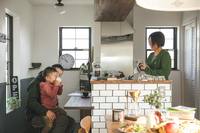 造作kitchenカウンターはコンパクトなスペースながらも、家族のしあわせ時間が溢れています♡ 2020/10/02 10:02:18