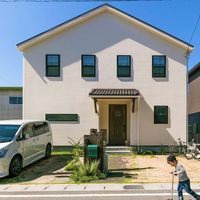 アイボリーの塗り壁がやさしい雰囲気のお家★ 2021/03/25 09:55:33