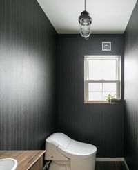 ブラックのアクセントクロスで大人な雰囲気のトイレ★ 2021/05/10 10:07:27