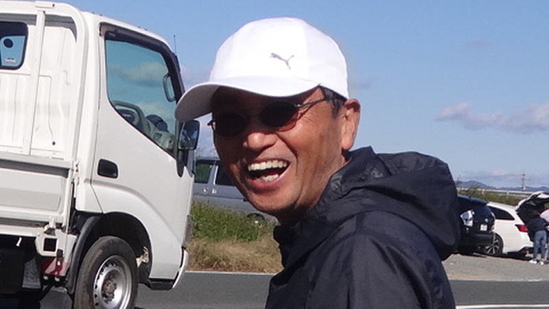 農薬も肥料も使わない家庭菜園教室　田んぼで脱穀
