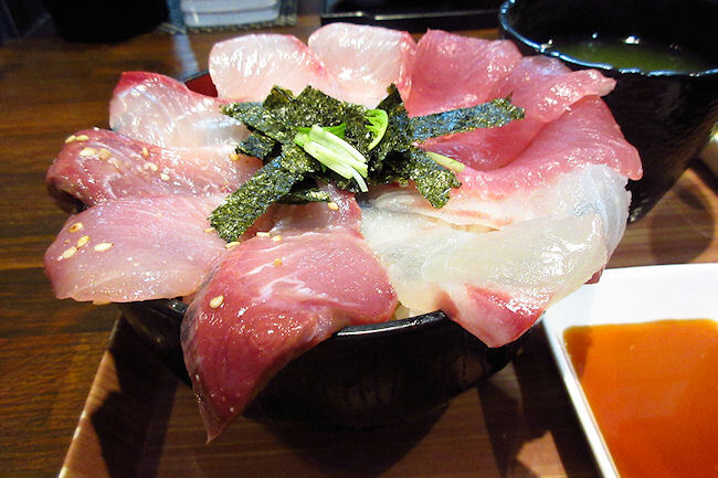 花咲く海鮮丼！「海鮮丼 てんや」