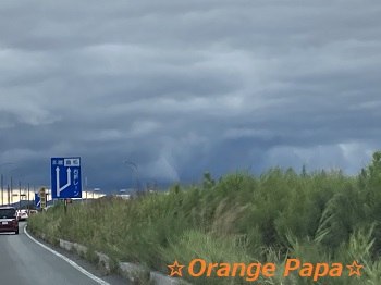 県境の黒い雲♪