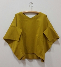 おしゃれな変形Tシャツでパーソナルカラーの色をご紹介☆