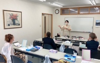 本日のメイク講座☆自分の顔を理解しパーソナルカラーの色を使ってのメイクレッスンです！