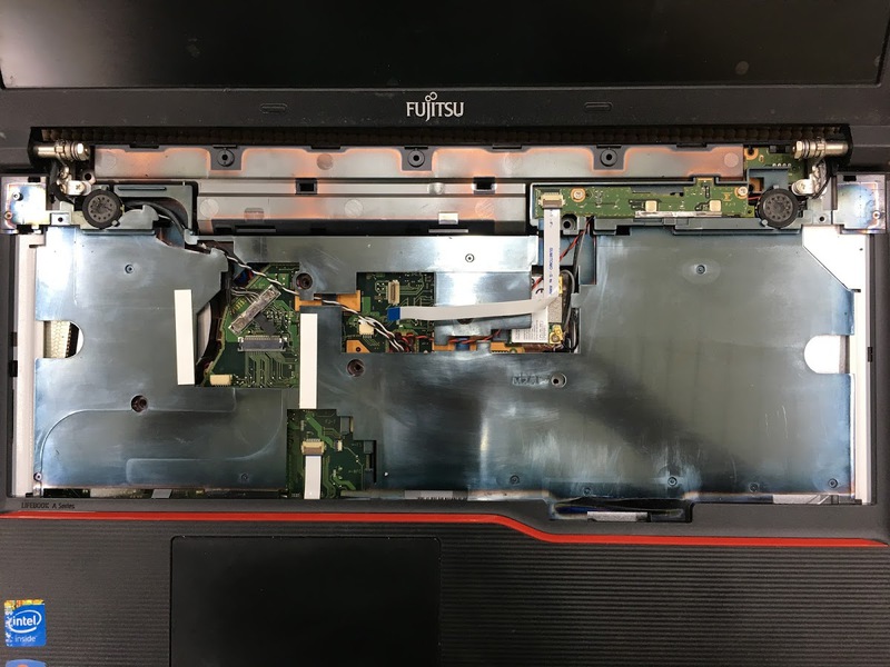 富士通 LIFEBOOK A553/G ファンエラーで高温になる! クリーニングで修理完了