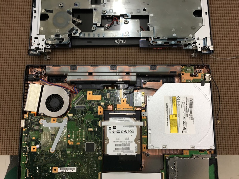 富士通 LIFEBOOK A553/G ファンエラーで高温になる! クリーニングで修理完了