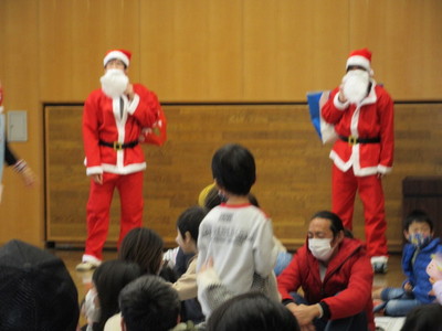 久しぶりに賑やかに：ぺあれんつクリスマス会