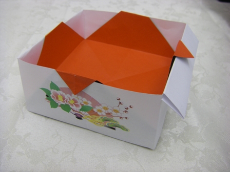ゴミ箱折りで菓子箱