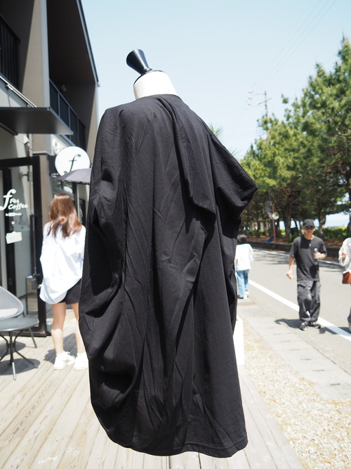発売前に完売のENFŐLDのTops