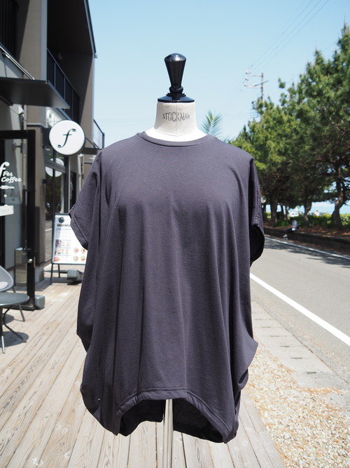 発売前に完売のENFŐLDのTops