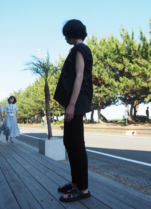 洗えてアイロン要らず,黒のポリエステル素材のTops+Joseph LondonのBlackスキニーデニム