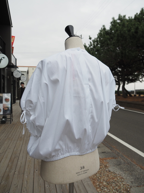 洗えます、お洒落なデザインの新作ブラウス