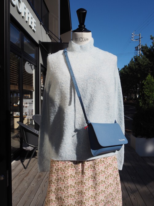 美しく軽やかで暖かい本物のMade in Italyベビーアルパカ、カシミア混のセーター