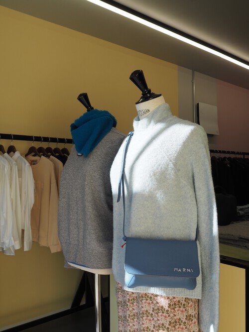 美しく軽やかで暖かい本物のMade in Italyベビーアルパカ、カシミア混のセーター