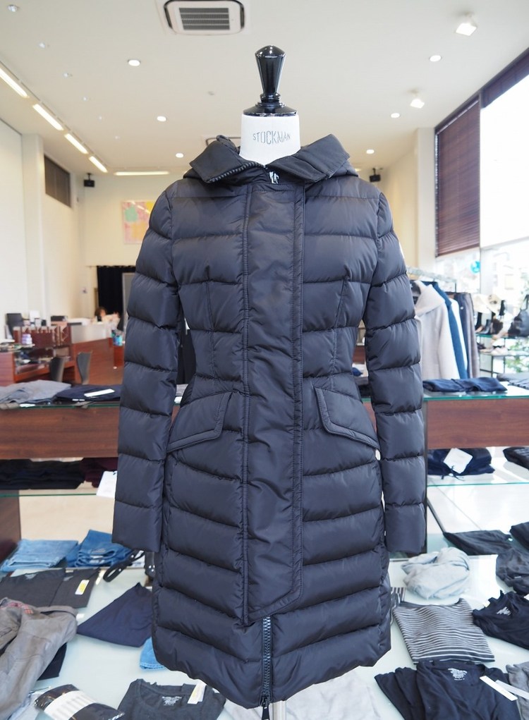 年末には完売しておりましたモンクレール MONCLER GRIVE ダウン