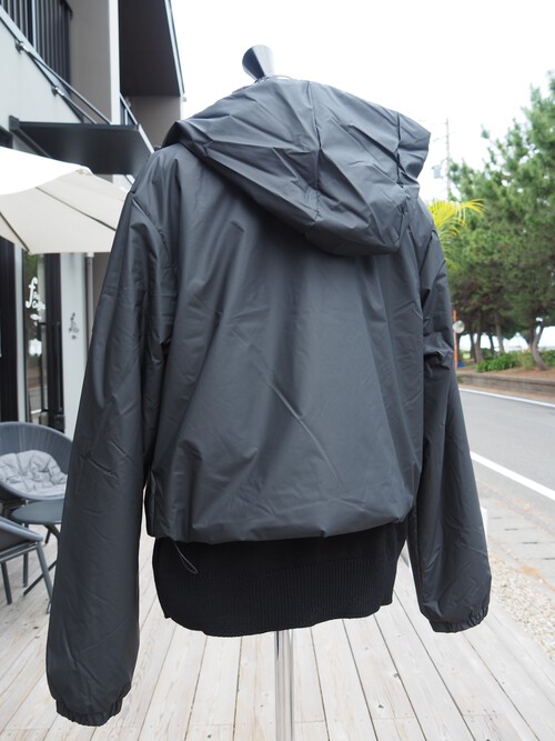 昨日今日と売れたのは、スウェット感覚で使える、お洒落な一生使えるセーター