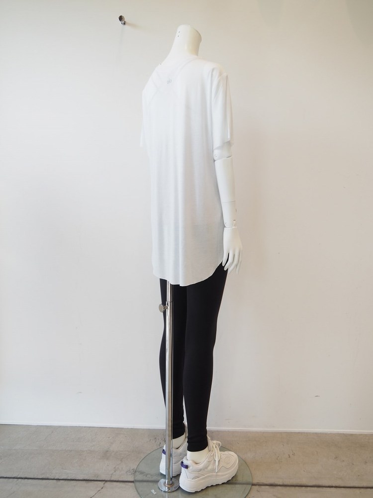 レギンス感覚で使いたいalo yogaのAIRBRUSH LEGGINGのサイズが