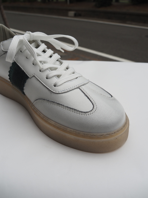 新作MAKRISの大人スニーカーのレアーカラー