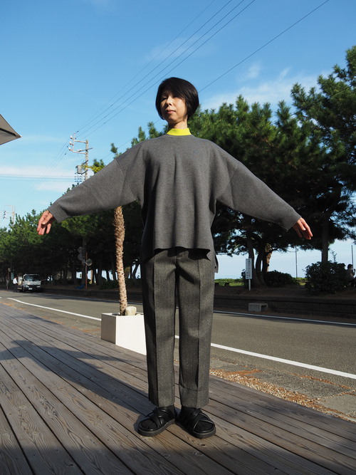 ENFŐLDのお洒落なバイカラーTops