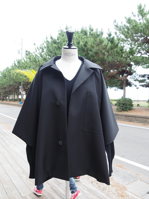 昨日売れたのはma,ry,yaの定番Vネック＋厚くないジャケット