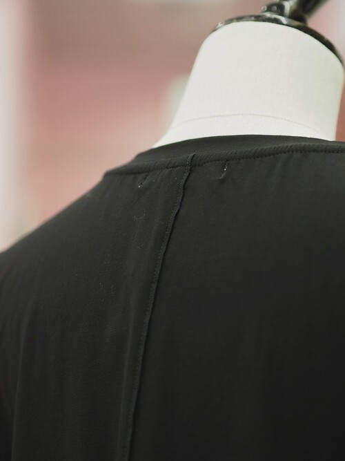 細めのパンツに合わせたい丈長めの洗えるTops