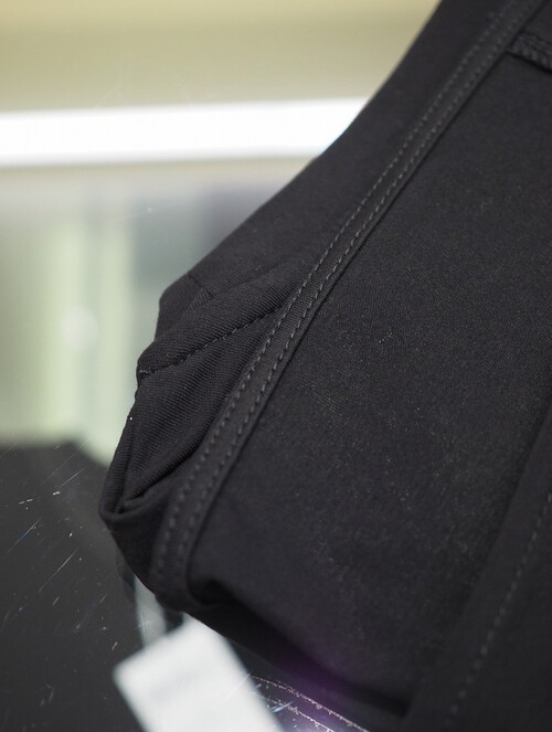 細めのパンツに合わせたい丈長めの洗えるTops